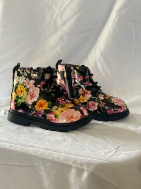 Comfy Kids Girls' Floral Patent Lace-Up Ankle Boots with Side Zip